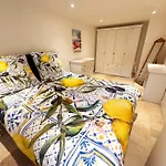 Tolles Fuer Familien Mit Meerblick Und Schwimm Strandnah By Riviera Homelife Management Appartement