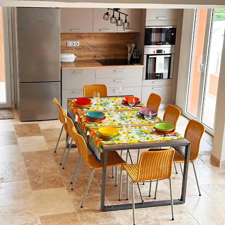 Tolles Fuer Familien Mit Meerblick Und Schwimm Strandnah By Riviera Homelife Management