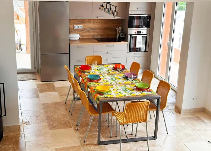 Premium Lucioles Mit Wunderschoenem Meerblick By Riviera Homelife Management