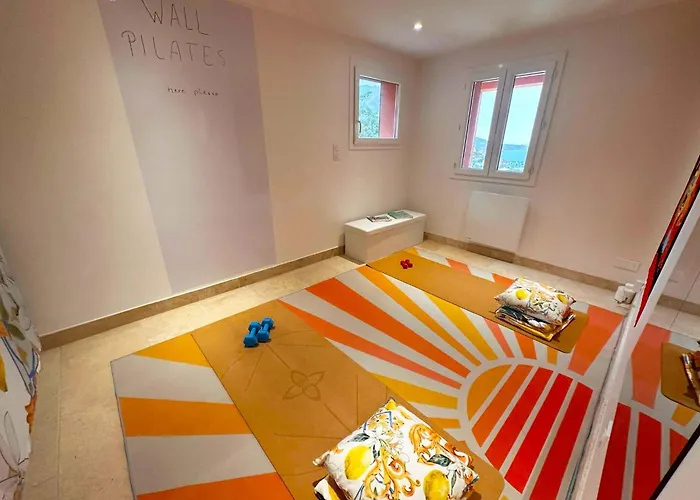 Premium Lucioles Mit Wunderschoenem Meerblick By Riviera Homelife Management